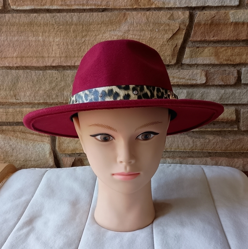 Juicy Couture Elegant Burgundy Hat with Leopard Band